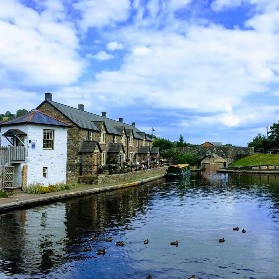 The Brecon-Monmouthshire canal is a pretty place to visit in the Brecon Beacons